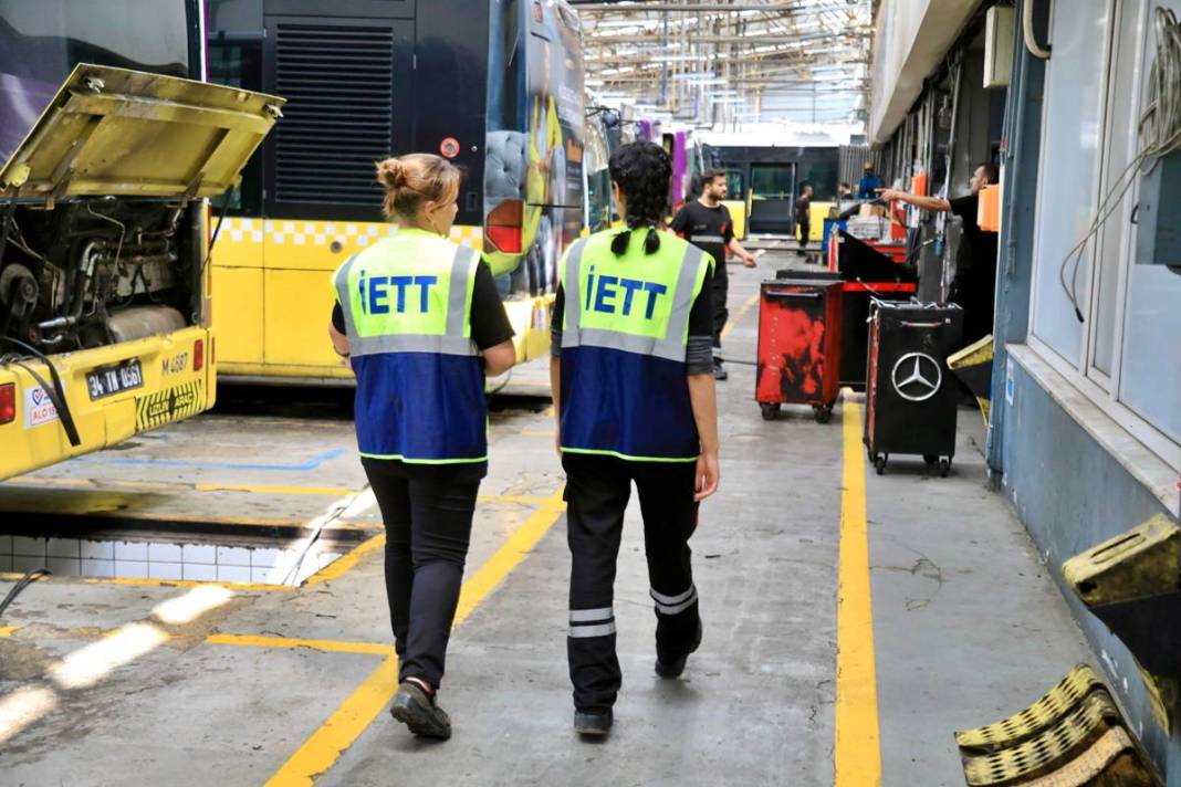 Kadınlar artık sadece direksiyon başında değil, otobüslerin kalbinde! İETT, kadınlara kapılarını sonuna kadar açıyor 3